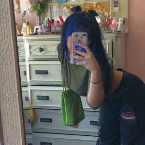 Meet your Posher, Caitlyn